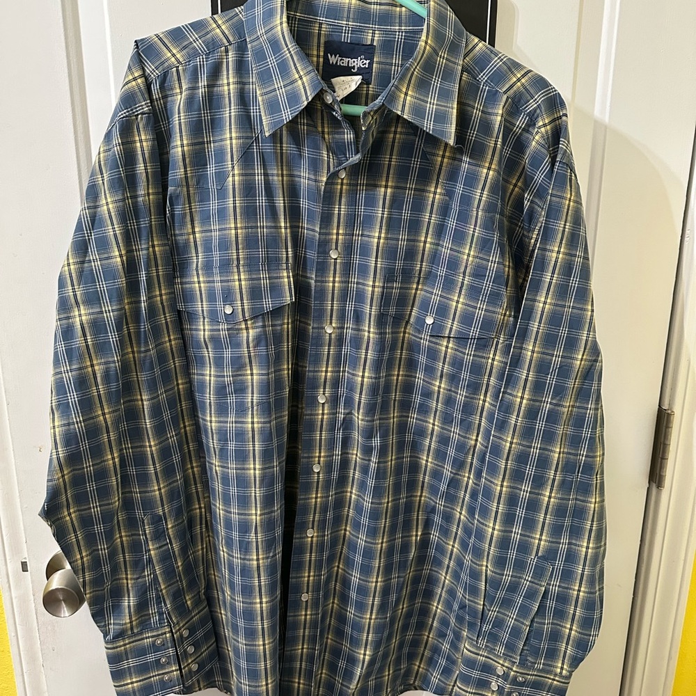 Wrangler Men's Blue and‎ Yellow Plaid Shirt Pearl Snaps